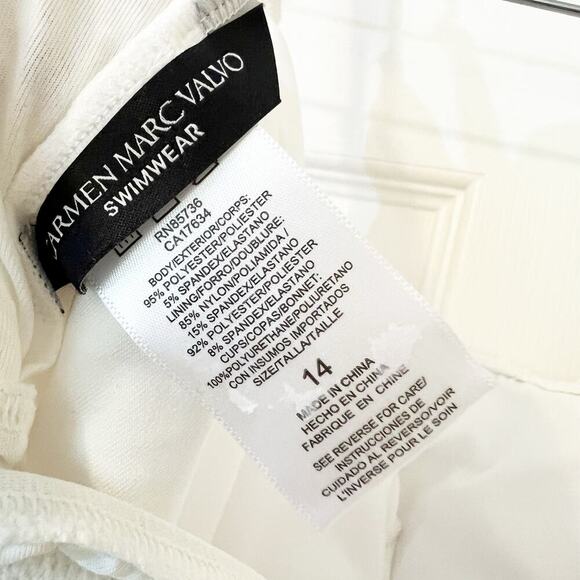 Carmen Marc Valvo Women's Crochet One-Piece Swimsuit White Size 14 NWOT - Picture 7 of 9